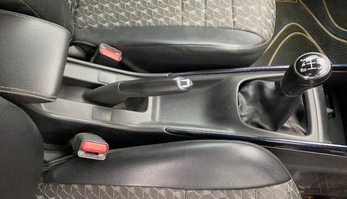 2020 Toyota Glanza V, Petrol, Manual, 60,189 km, Gear Lever