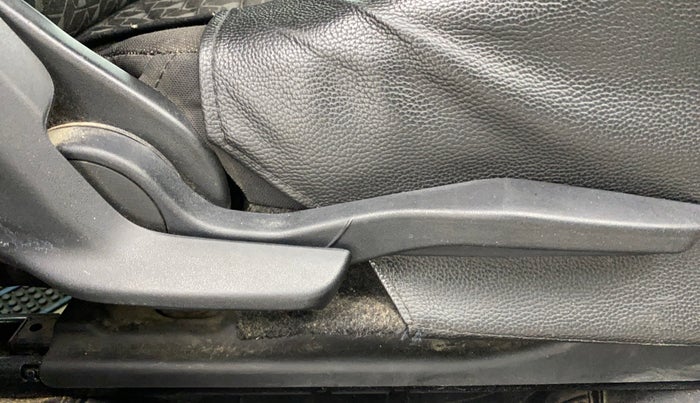 2020 Toyota Glanza V, Petrol, Manual, 60,189 km, Driver Side Adjustment Panel