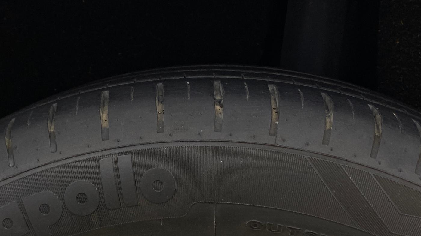 2021 Maruti Baleno ZETA PETROL 1.2, Petrol, Manual, 20,113 km, Left Rear Tyre Tread