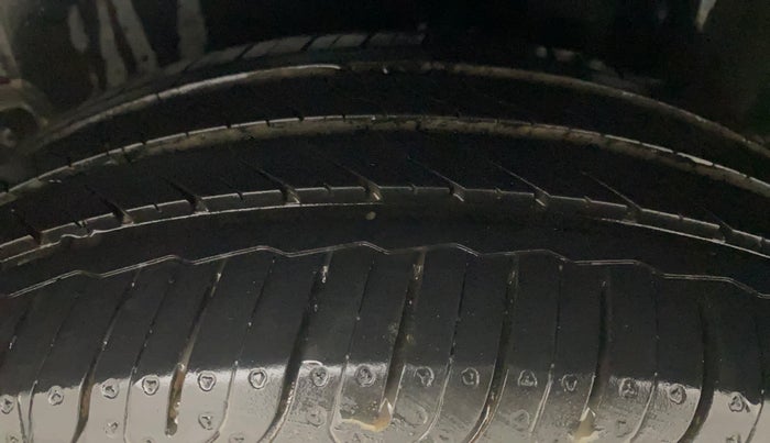 2016 Volkswagen Ameo COMFORTLINE 1.2L, Petrol, Manual, 64,561 km, Left Rear Tyre Tread