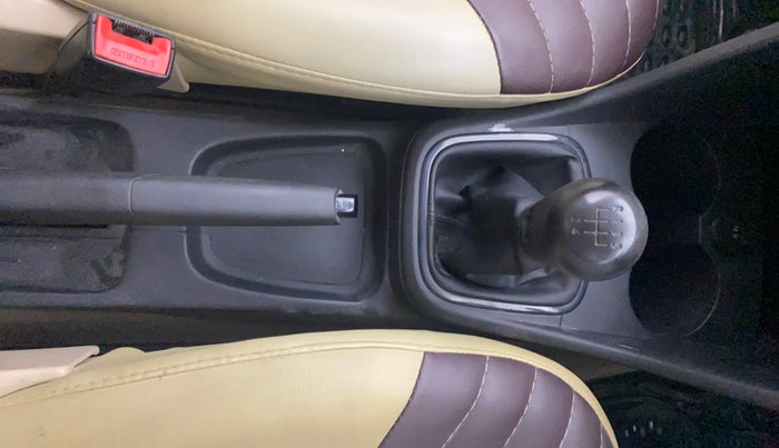 2016 Volkswagen Ameo COMFORTLINE 1.2L, Petrol, Manual, 64,561 km, Gear Lever