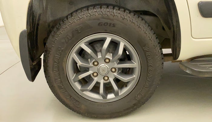 2017 Mahindra TUV300 T10 AMT, Diesel, Automatic, 84,570 km, Right Rear Wheel