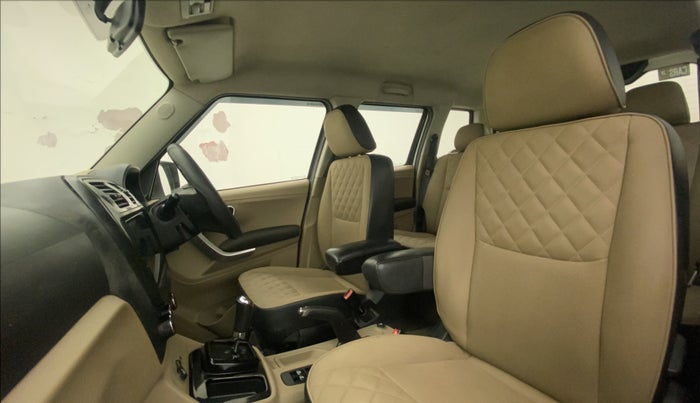 2017 Mahindra TUV300 T10 AMT, Diesel, Automatic, 84,570 km, Right Side Front Door Cabin