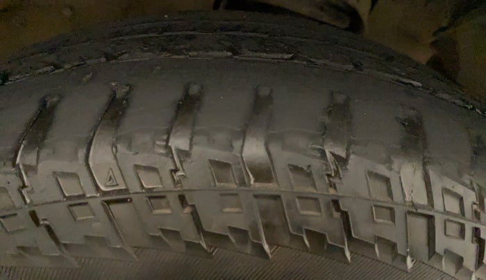 2017 Mahindra TUV300 T10 AMT, Diesel, Automatic, 84,570 km, Right Rear Tyre Tread