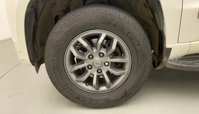 2017 Mahindra TUV300 T10 AMT, Diesel, Automatic, 84,570 km, Left Front Wheel