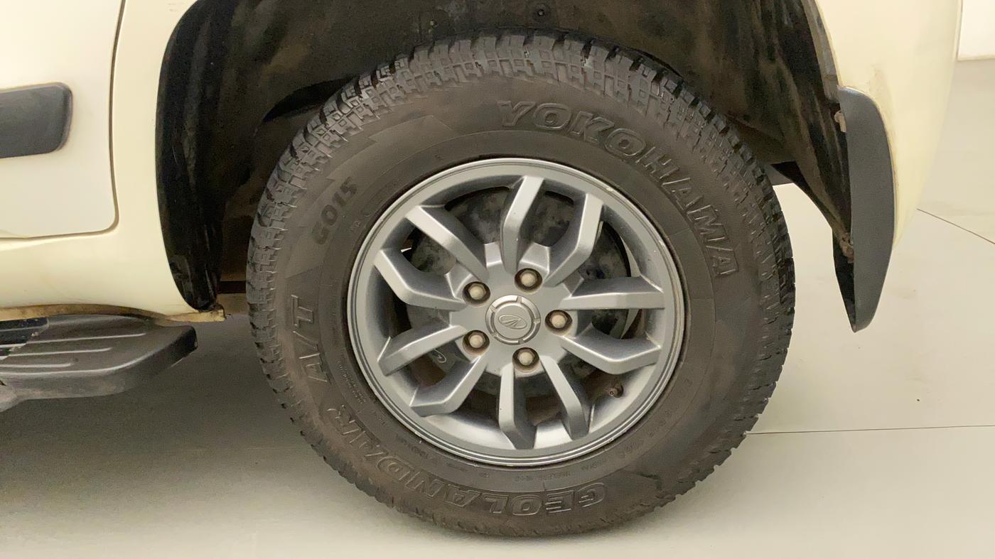 2017 Mahindra TUV300 T10 AMT, Diesel, Automatic, 84,570 km, Left Rear Wheel