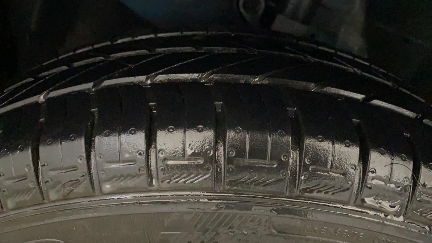 2014 Honda Brio EX MT, CNG, Manual, 67,161 km, Left Front Tyre Tread