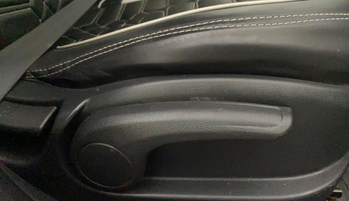 2018 Hyundai Elite i20 ASTA 1.2 (O), Petrol, Manual, 56,252 km, Driver Side Adjustment Panel