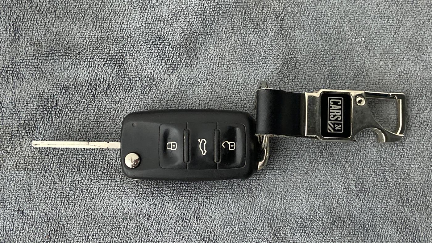 2015 Volkswagen Vento COMFORTLINE TDI AT, Diesel, Automatic, 67,783 km, Key Close Up