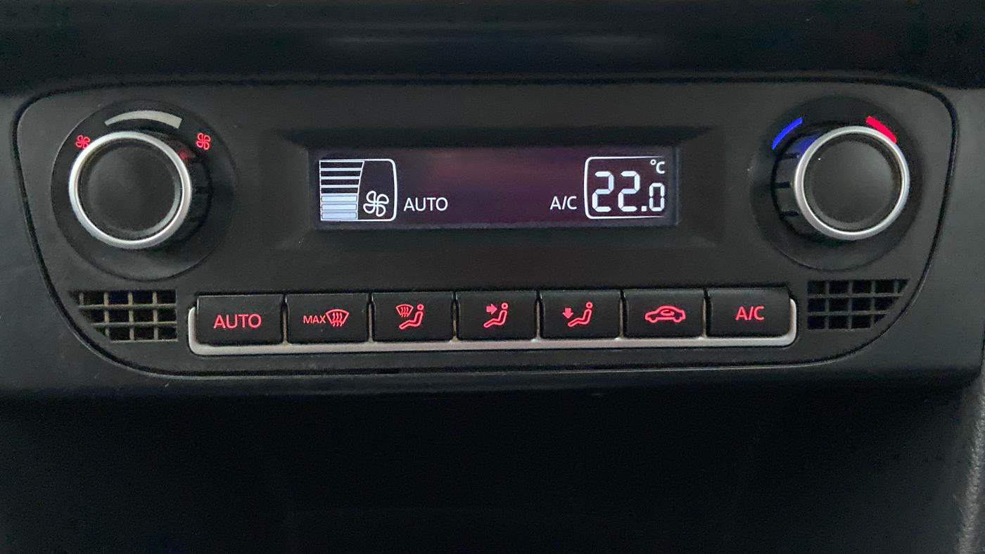 2015 Volkswagen Vento COMFORTLINE TDI AT, Diesel, Automatic, 67,783 km, Automatic Climate Control