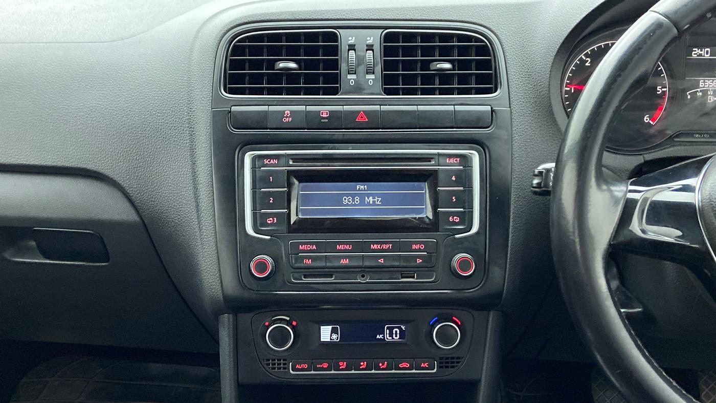 2015 Volkswagen Vento COMFORTLINE TDI AT, Diesel, Automatic, 67,783 km, Air Conditioner