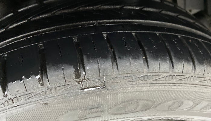 2015 Volkswagen Vento COMFORTLINE TDI AT, Diesel, Automatic, 67,783 km, Right Rear Tyre Tread