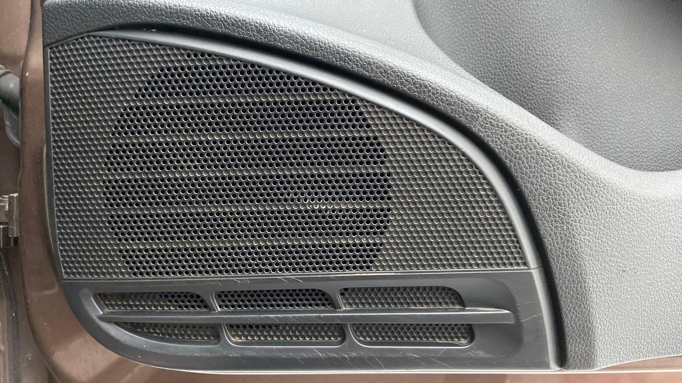 2015 Volkswagen Vento COMFORTLINE TDI AT, Diesel, Automatic, 67,783 km, Speaker