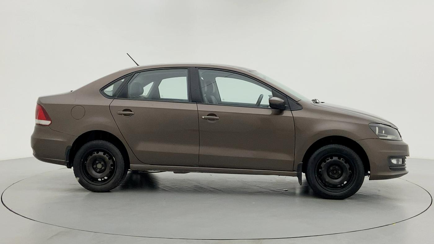 2015 Volkswagen Vento COMFORTLINE TDI AT, Diesel, Automatic, 67,783 km, Right Side View