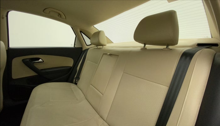 2017 Skoda Rapid STYLE 1.6 MPI, Petrol, Manual, 60,139 km, Right Side Rear Door Cabin