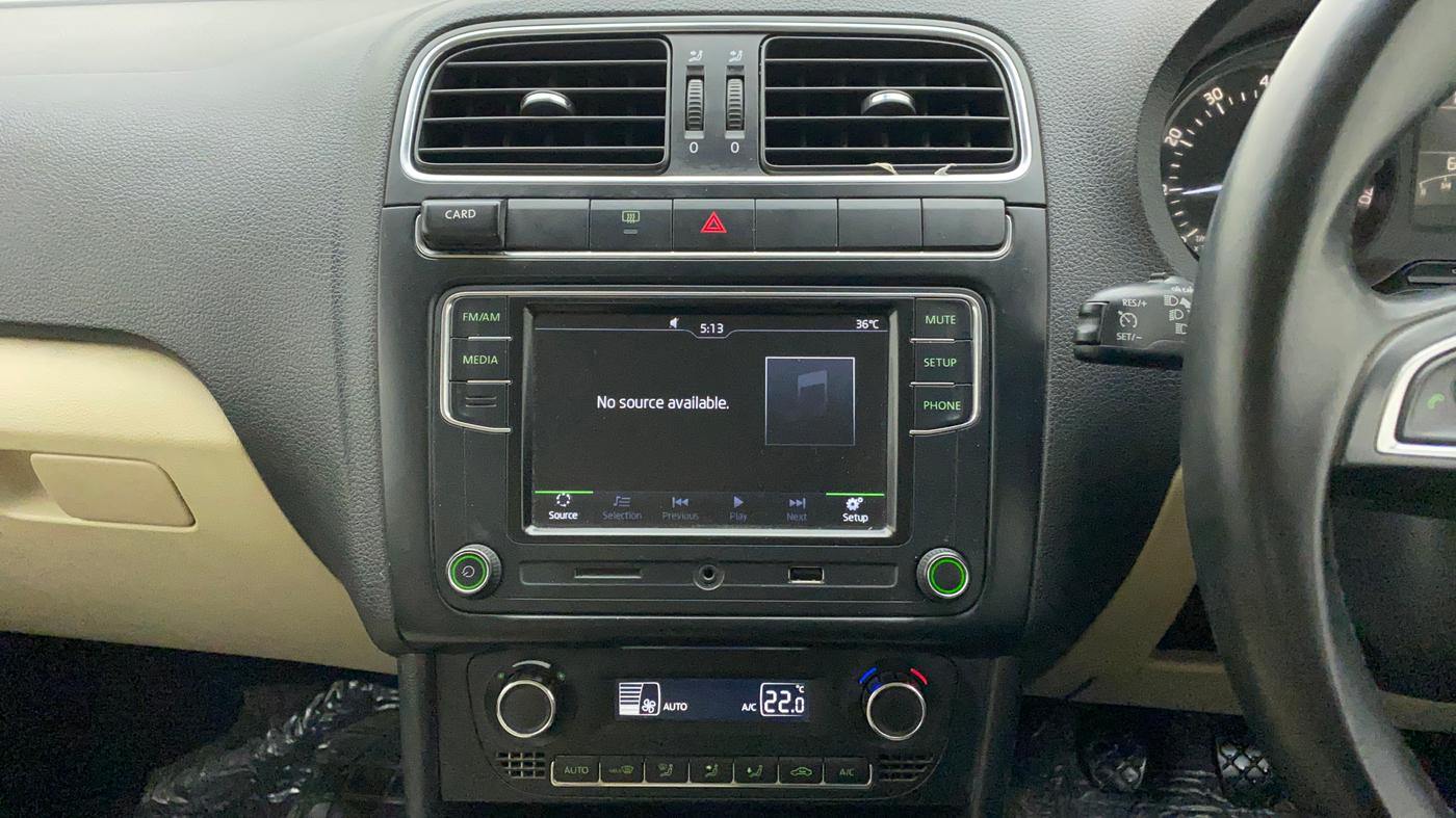 2017 Skoda Rapid STYLE 1.6 MPI, Petrol, Manual, 60,139 km, Air Conditioner