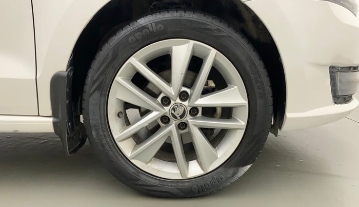 2017 Skoda Rapid STYLE 1.6 MPI, Petrol, Manual, 60,139 km, Right Front Wheel