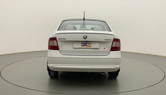 2017 Skoda Rapid STYLE 1.6 MPI, Petrol, Manual, 60,139 km, Back/Rear