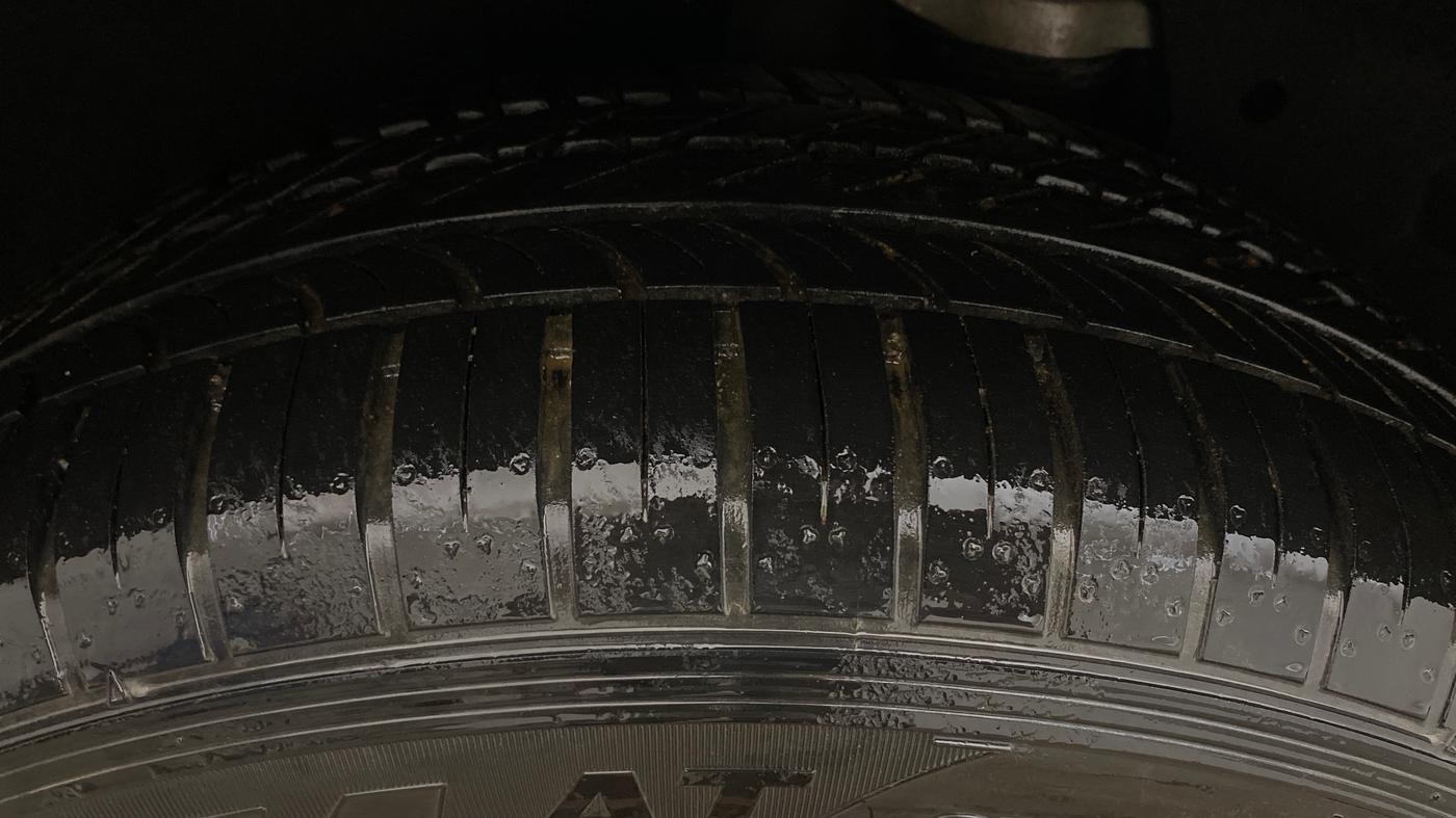2021 Landrover Range Rover Evoque SE R-DYNAMIC 2.0 PETROL, Petrol, Automatic, 15,313 km, Right Rear Tyre Tread