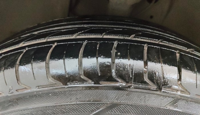 2020 Maruti New Wagon-R ZXI 1.2, Petrol, Manual, 61,552 km, Left Front Tyre Tread