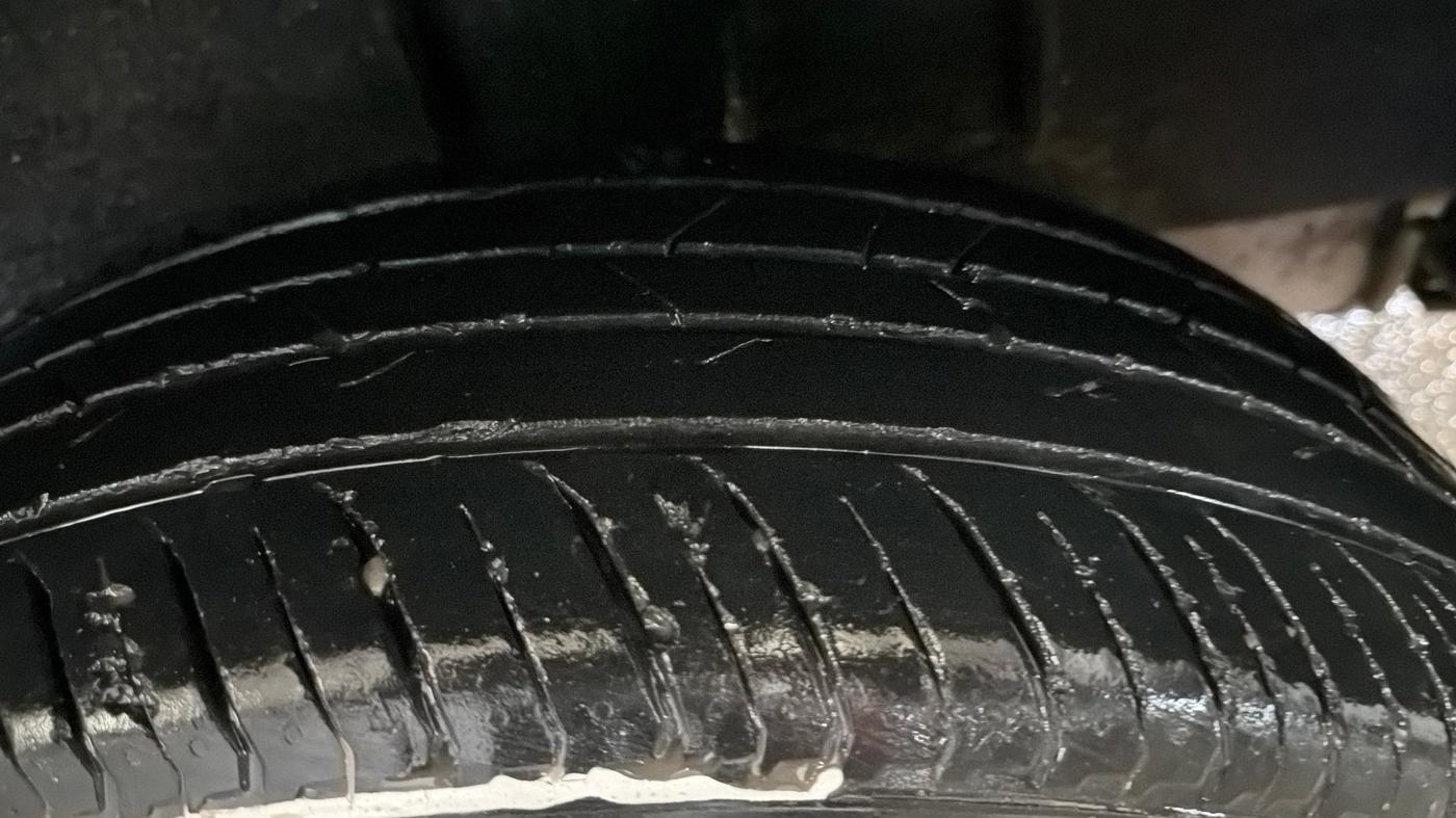 2023 Renault Kiger RXZ AMT, Petrol, Automatic, 21,819 km, Left Rear Tyre Tread