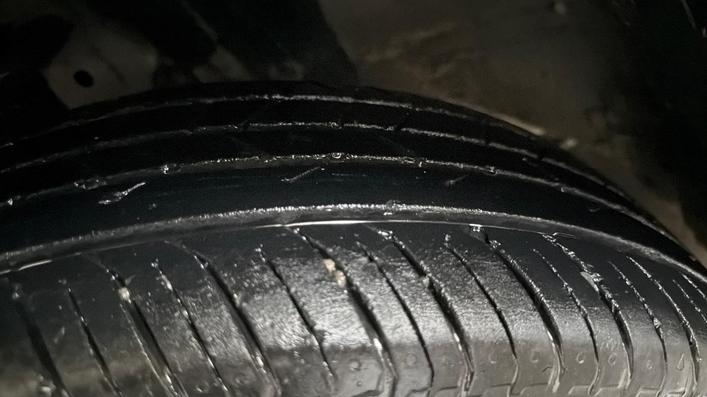 2023 Renault Kiger RXZ AMT, Petrol, Automatic, 21,819 km, Left Front Tyre Tread