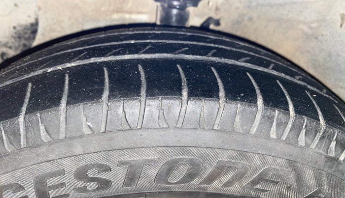 2016 Hyundai Grand i10 ASTA (O) 1.2 KAPPA VTVT, Petrol, Manual, 72,602 km, Left Front Tyre Tread