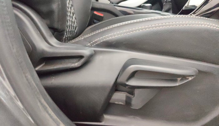 2024 Tata NEXON CREATIVE + SUNROOF 1.2 PETROL, Petrol, Manual, 16,329 km, Driver Side Adjustment Panel