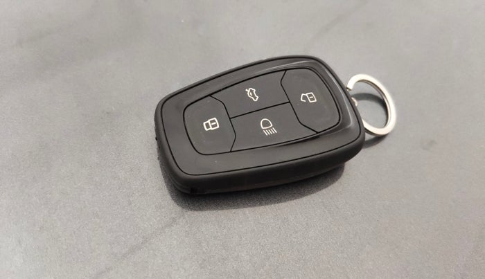 2024 Tata NEXON CREATIVE + SUNROOF 1.2 PETROL, Petrol, Manual, 16,329 km, Key Close Up