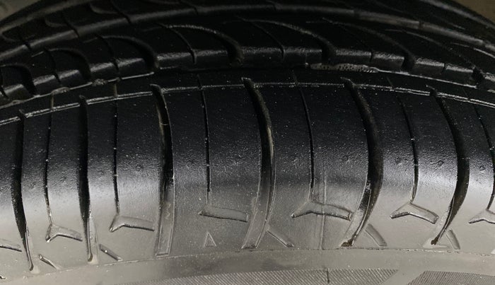 2019 Renault TRIBER RXZ, Petrol, Manual, 58,668 km, Left Front Tyre Tread