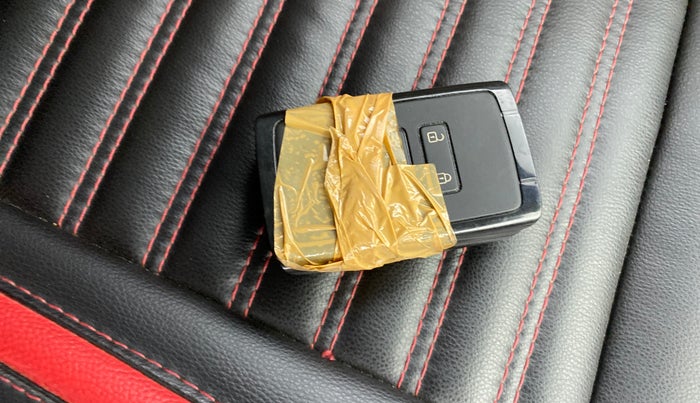 2019 Renault TRIBER RXZ, Petrol, Manual, 58,668 km, Key Close Up