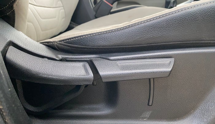 2021 KIA SONET HTX 1.0 IMT, Petrol, Manual, 66,722 km, Driver Side Adjustment Panel