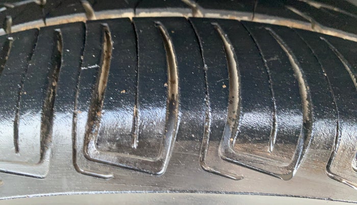 2021 KIA SONET HTX 1.0 IMT, Petrol, Manual, 66,722 km, Right Front Tyre Tread