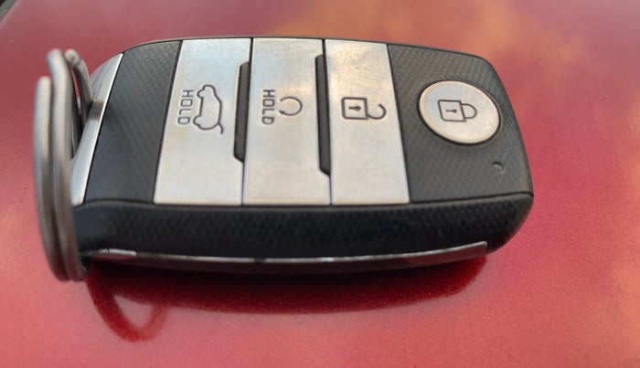 2021 KIA SONET HTX 1.0 IMT, Petrol, Manual, 66,722 km, Key Close Up