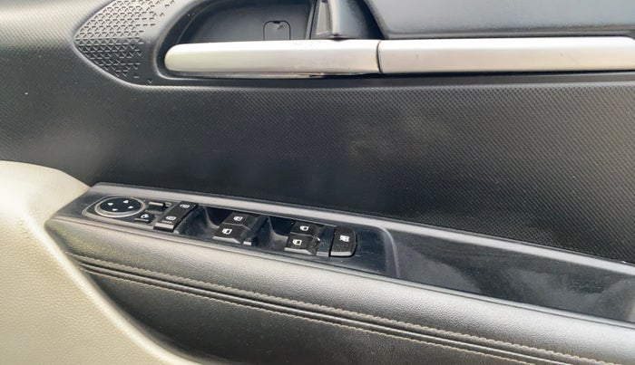 2021 KIA SONET HTX 1.0 IMT, Petrol, Manual, 66,722 km, Driver Side Door Panels Control