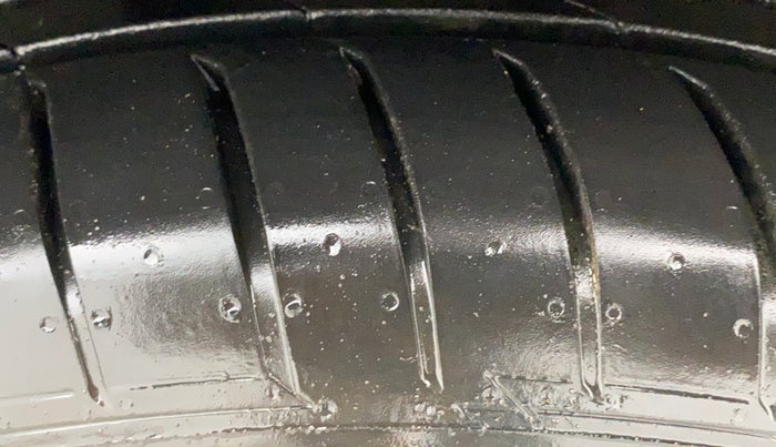 2020 Tata NEXON XZA PLUS (O) PETROL, Petrol, Automatic, 58,060 km, Right Front Tyre Tread