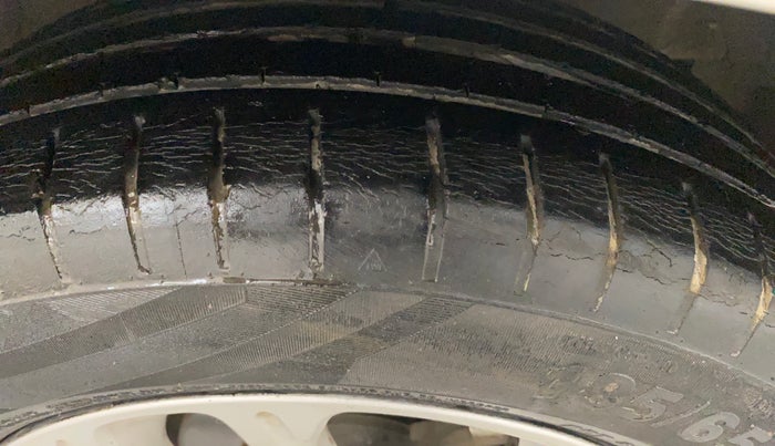 2019 Maruti Swift ZXI AMT, Petrol, Automatic, 69,708 km, Right Front Tyre Tread