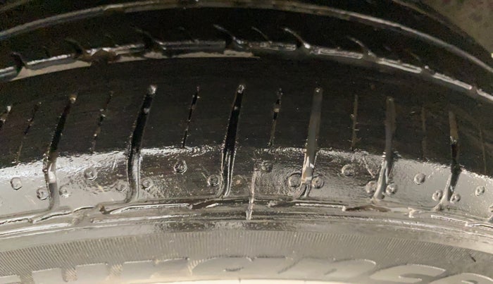 2019 Maruti Swift ZXI AMT, Petrol, Automatic, 69,708 km, Left Rear Tyre Tread