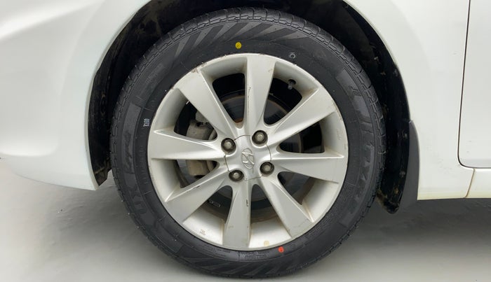 2013 Hyundai Verna FLUIDIC 1.6 SX VTVT OPT, Petrol, Manual, 48,596 km, Left Front Wheel