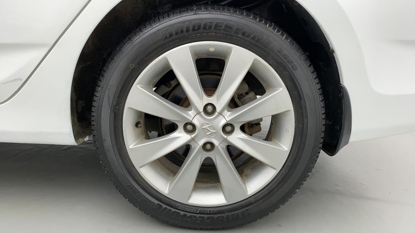 2013 Hyundai Verna FLUIDIC 1.6 SX VTVT OPT, Petrol, Manual, 48,596 km, Left Rear Wheel