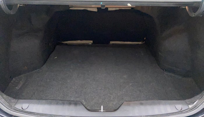 2015 Maruti Ciaz VXI, Petrol, Manual, 44,283 km, Boot Inside