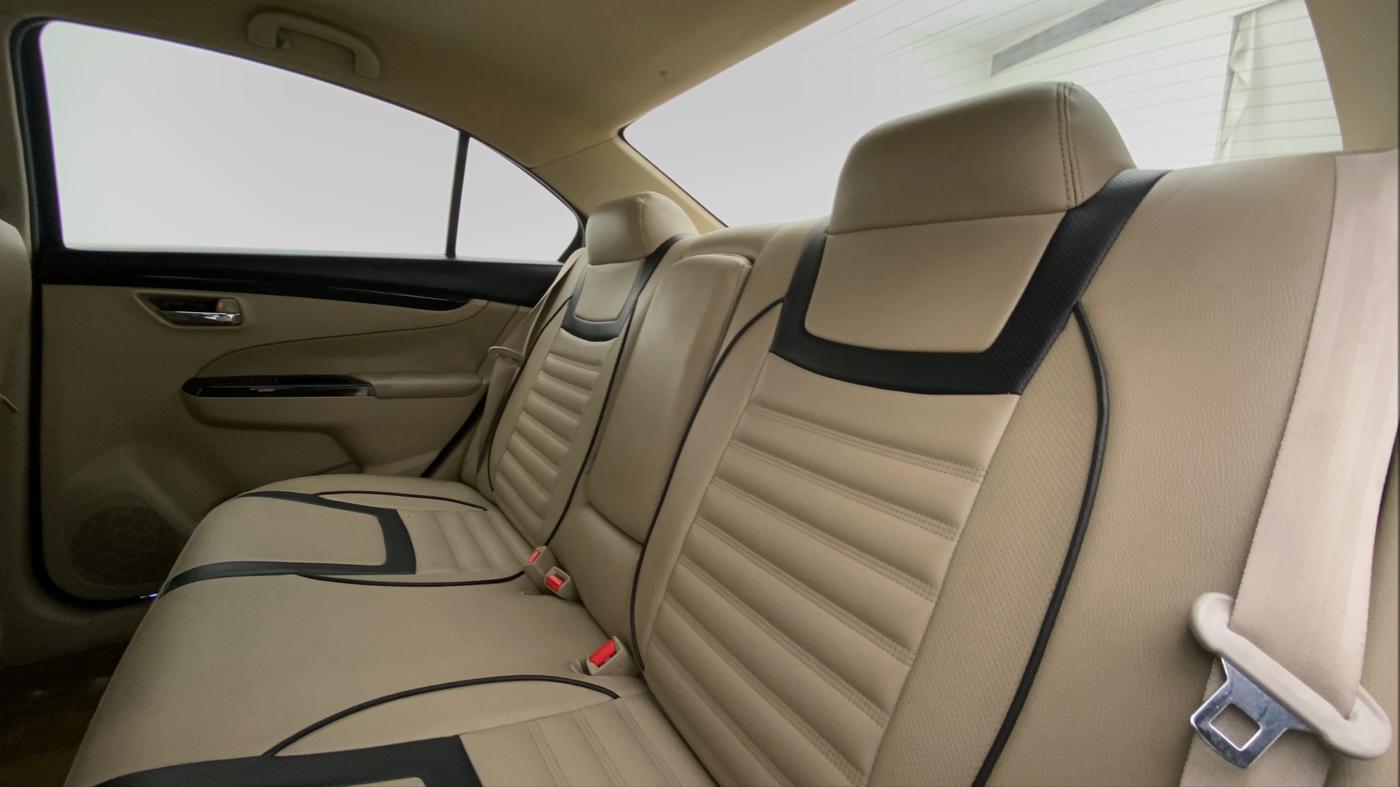 2015 Maruti Ciaz VXI, Petrol, Manual, 44,283 km, Right Side Rear Door Cabin