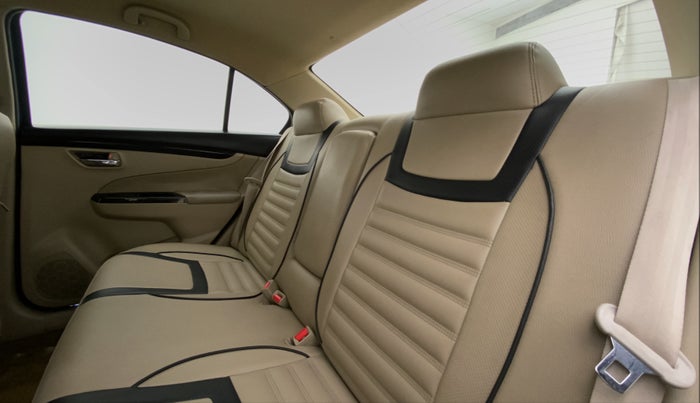 2015 Maruti Ciaz VXI, Petrol, Manual, 44,283 km, Right Side Rear Door Cabin