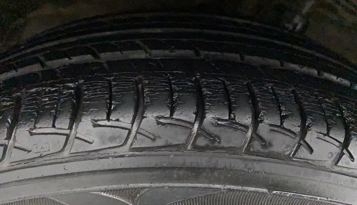 2015 Maruti Ciaz VXI, Petrol, Manual, 44,283 km, Right Rear Tyre Tread