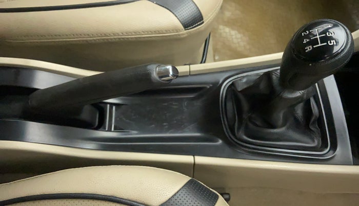2015 Maruti Ciaz VXI, Petrol, Manual, 44,283 km, Gear Lever