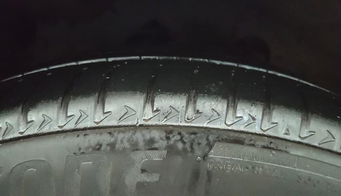 2019 Tata Hexa XTA 4X2 7 STR, Diesel, Automatic, 46,801 km, Right Front Tyre Tread