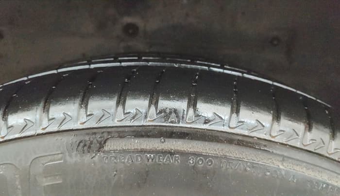 2019 Tata Hexa XTA 4X2 7 STR, Diesel, Automatic, 46,801 km, Left Rear Tyre Tread