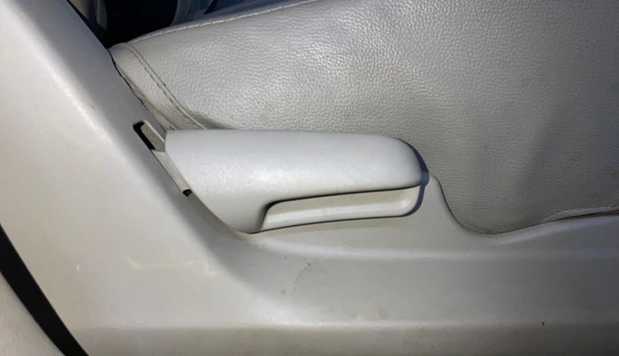 2018 Maruti Celerio ZXI, Petrol, Manual, 40,035 km, Driver Side Adjustment Panel