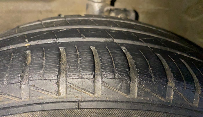 2018 Maruti Celerio ZXI, Petrol, Manual, 40,035 km, Left Front Tyre Tread