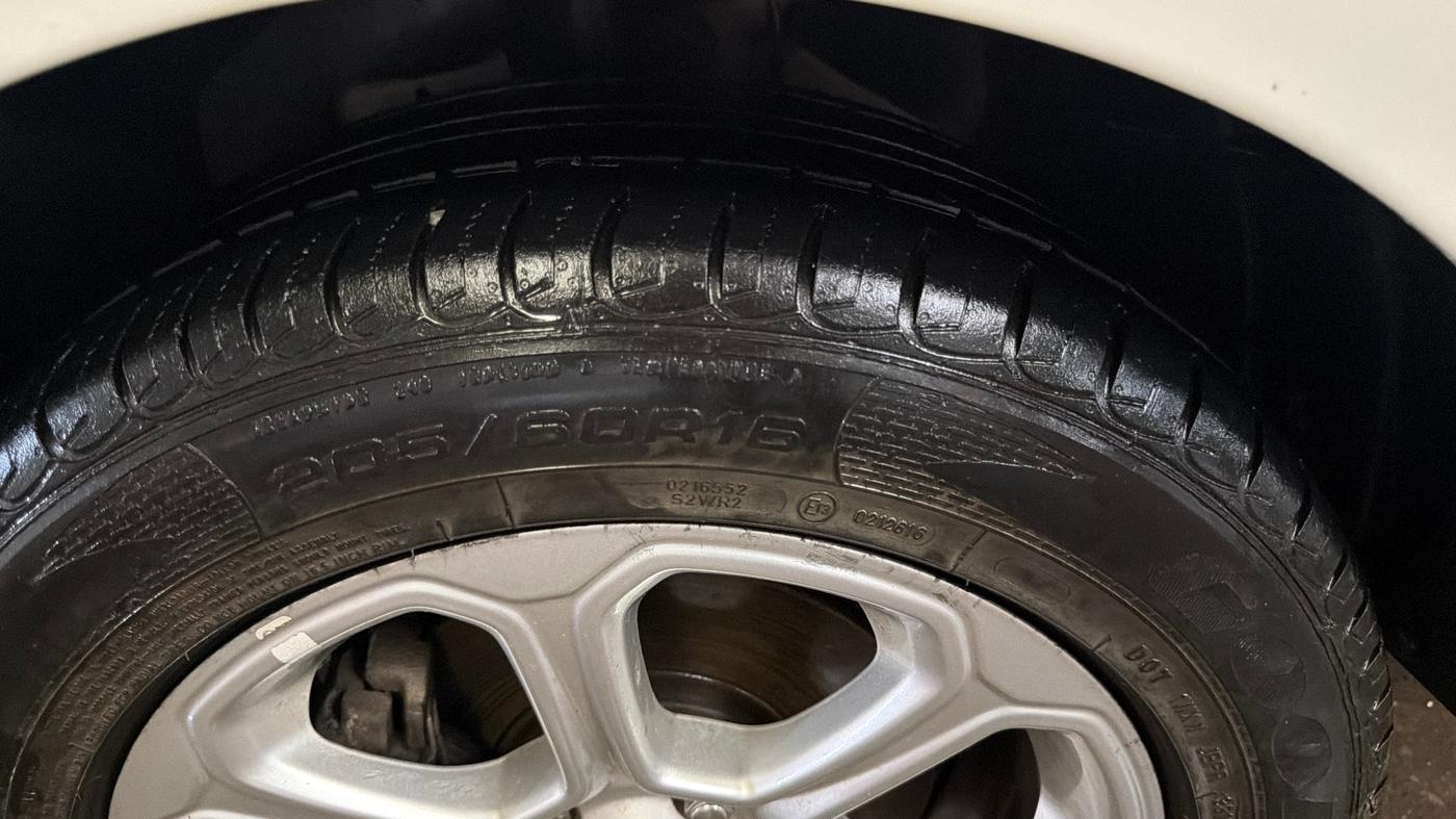 2019 Ford Ecosport TITANIUM + 1.5L PETROL, Petrol, Manual, 36,055 km, Left Front Tyre Tread